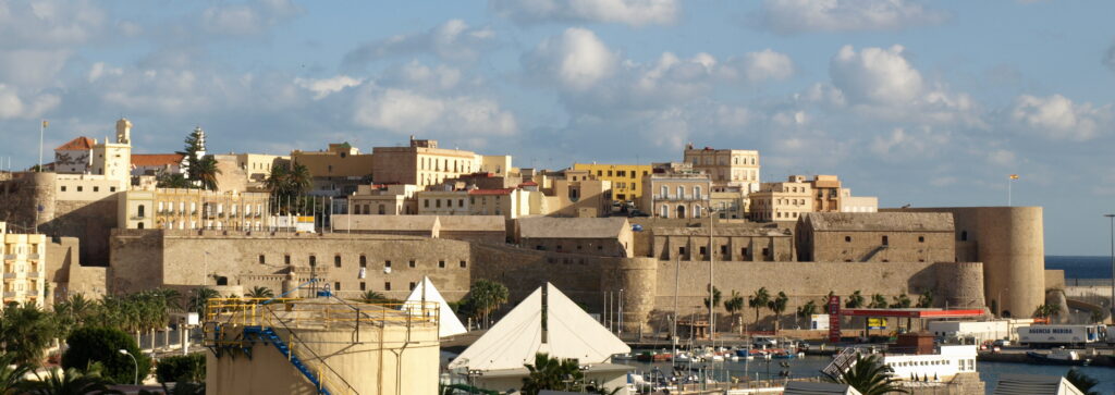 Frente de la Marina de Melilla la Vieja, donde se ubica el campus universitario de Melilla
